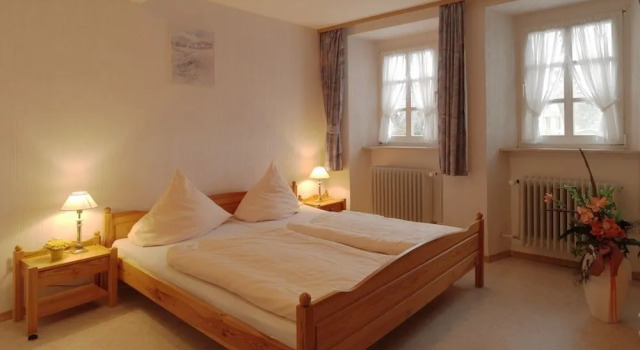 Weinhotel & Restaurant Platz, Забронировать Отель Фельденц Хунсрюк, рядом с Schloss Veldenz
