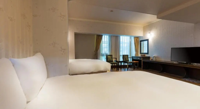 Четырёхместный номер Deluxe Lishin Hotel