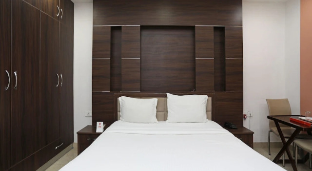 OYO Flagship 184 Spice Mall