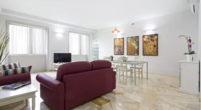 Regina Giovanna Flat, Book Hotel Città Studi Milan