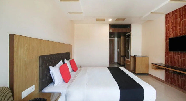 Capital O 30441 Hotel Durgada Siri, Book Hotel Amritsar Punjab