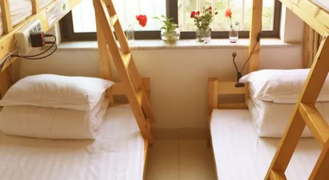 Кровать в общем номере (мужской номер) Boyi Apartment - Shanghai National Convention and Exhibition Center Branch