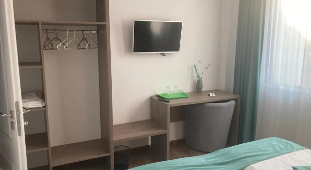 Sim House, Book Hotel Gura Humorului 