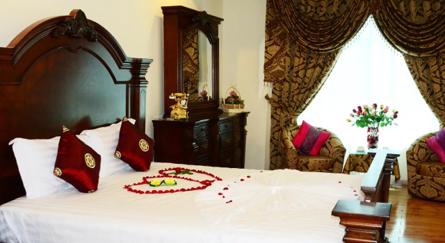 Sen Vang Hotel, Забронировать Отель Далат Ламдонг, рядом с Linh Son Pagoda