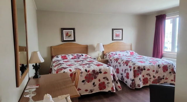 Четырёхместный номер Superior Hotel Motel Du Havre