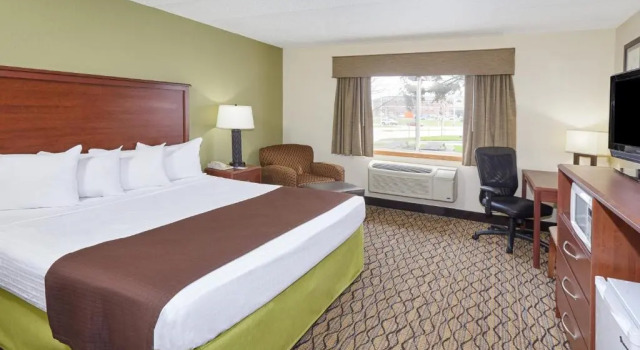 Номер Standard AmericInn by Wyndham Sheboygan