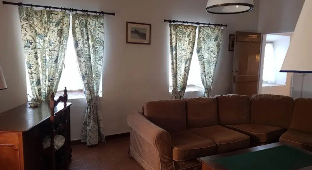 Apartment in a 19th Century Building, in the Hills With Stunning Views, Wifi, Book Lejlighed Viano Emilia-Romagna