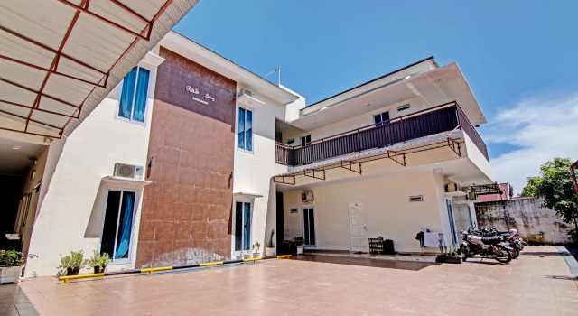 R&S Living Residence By RedDoorz, Book Hotel Pekanbaru 