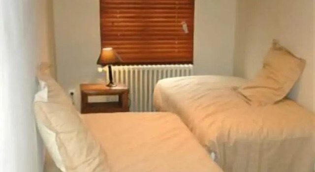 Четырёхместный номер Standard LOGIS HÔTEL-RESTAURANT - Le Moulin dArtres