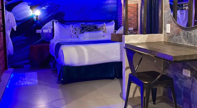 Люкс CLOCKWORKORANGE Luxury Suites 4-Minutes Away To Airport