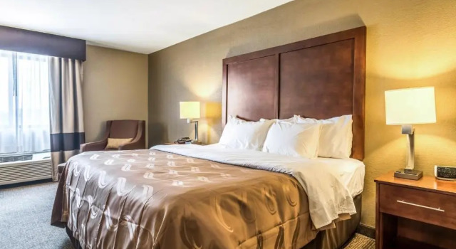 Номер Standard Quality Inn & Suites Salem near I-57