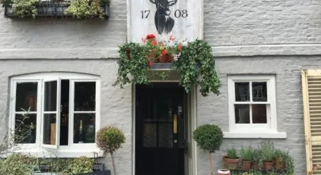 Roebuck Inn, Забронировать Отель Натсфорд Чешир