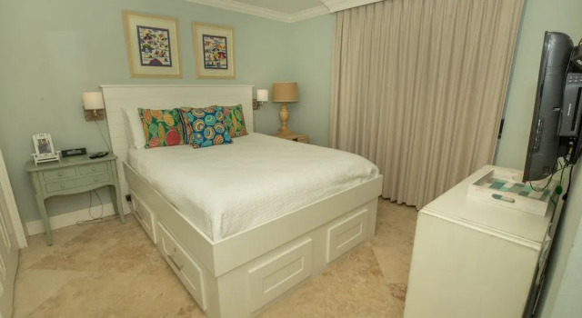 Magnolia House 103 2 Bedroom Condo by RedAwning, Забронировать Отель Дестин Emerald Coast, рядом с Indian Temple Mound and Museum