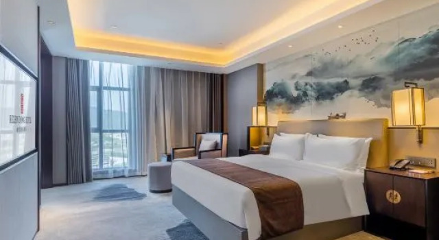 Люкс Rezen Dong Peninsula Bay Hotel