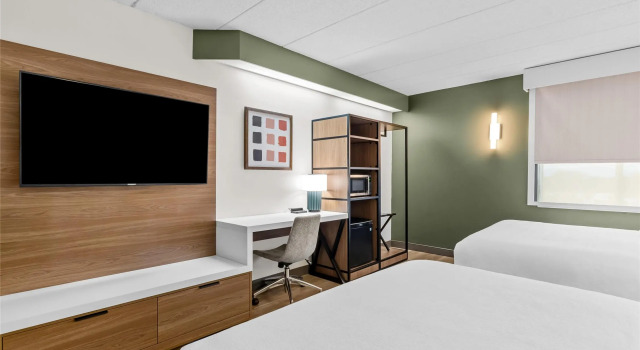 Четырёхместный номер Standard Spark by Hilton Lynchburg