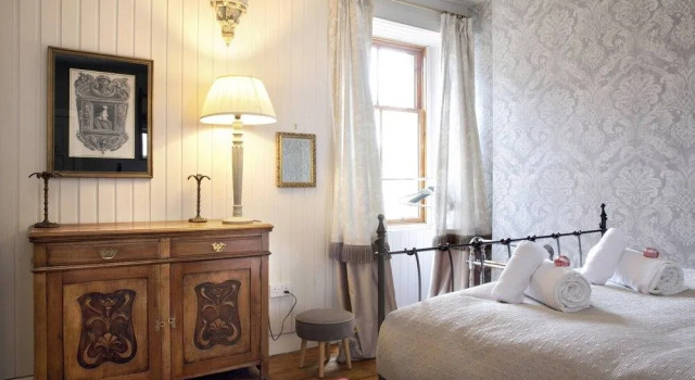 Joivy Royal Mile Aparthotel, Забронировать Отель Эдинбург Midlothian, рядом с Национальный музей Шотландии