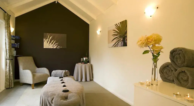 Flagstaff Lodge & Day Spa, Забронировать Отель Расселл 