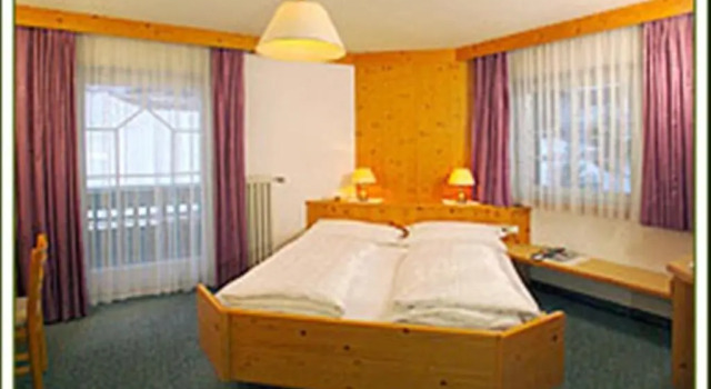 Hotel Sureghes, Забронировать Отель Ортизеи Валь-Гардена, рядом с Подъемник Санкт-Ульрих - Зайзер Альм