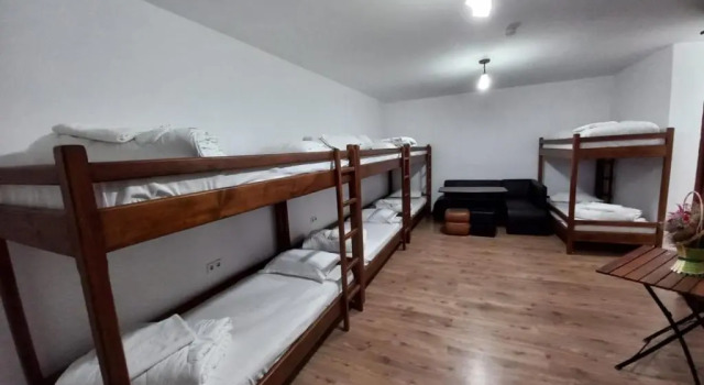Кровать в общем номере (мужской номер) HOTEL ADRIANO