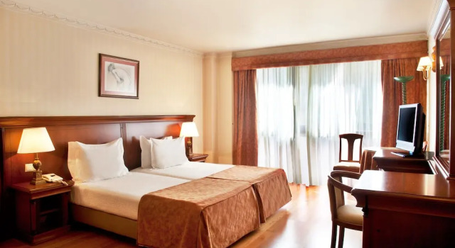 Трёхместный номер Standard TURIM Lisboa Hotel