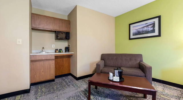 Люкс c 1 комнатой Quality Inn Morgantown