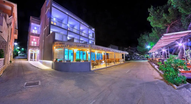 Hotel Nano, 预订 酒店 德尔韦尼克 Makarska Riviera