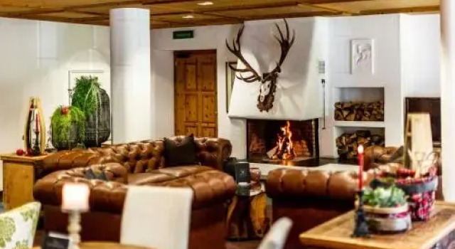 Hotel Waldhaus am See, Book Hotel Hoteller i Mittelbunden med parkering, Parkering