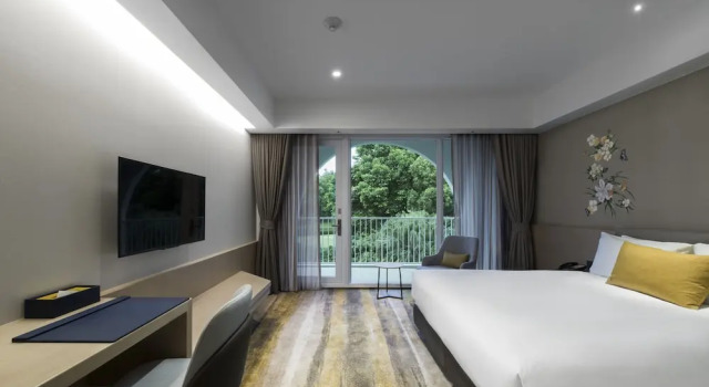 Номер Standard Golden Tulip FAB Hotel