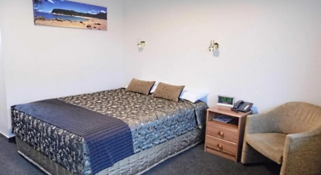 Студия Westport Motor Hotel