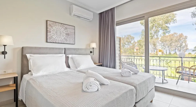 Comissa Luxury Suites, Забронировать Апартаменты/квартира Отели периферии Ионических островов с бассейном, Бассейн