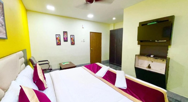 Четырёхместный номер Deluxe с видом на город Goroomgo Hotel Coral Suites Puri