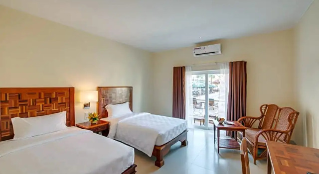 Двухместный номер Superior с видом на бассейн Sokha Palace Siem Reap Hotel