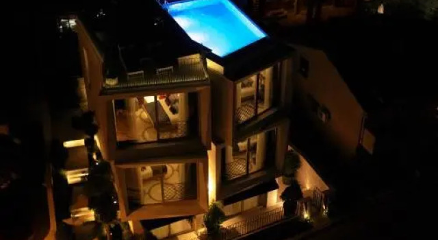 Corso Levante Luxury Suites Dobrota, Book Hotel Hoteller i Kotor Riviera med parkering, Parkering