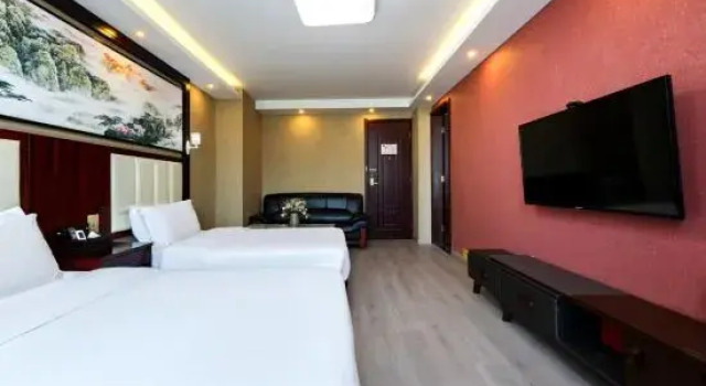 Трёхместный люкс Deluxe Tingmei Hotel (Nanyang Road Xinglongpu Subway Station)