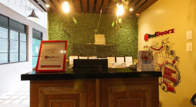 RedDoorz near Fishermall Quezon City, Забронировать Отель Кесон-Сити 