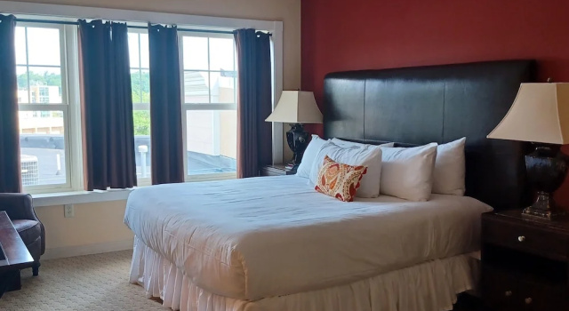 Люкс Deluxe с видом на город The Clarke Hotel