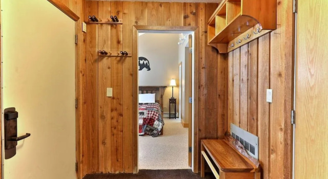 The Woods by Killington Vacation Rentals - 3 Bedrooms, Varaa Hotelli Hotellit New England uima-altaalla, Uima-allas