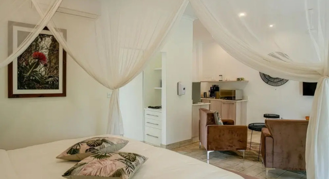 Pristine Deluxe Room With Kitchen and Pool - 2147
