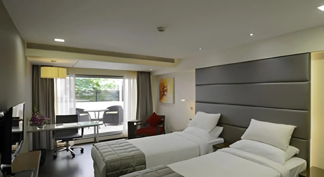 Hotel Grande 51, Забронировать Отель Отели штата Махараштры 3 звезды, 3*