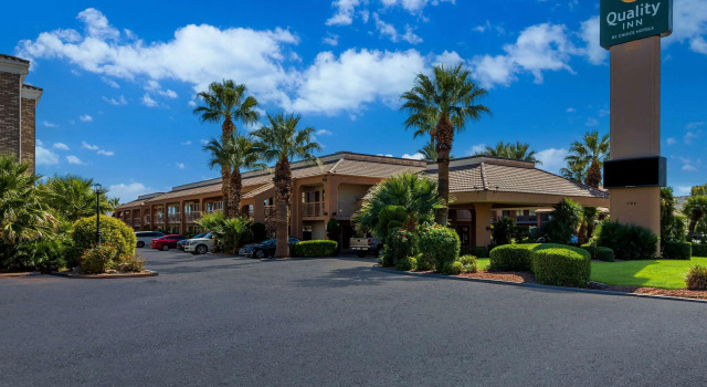 Quality Inn Saint George South Bluff, Buchen Sie Hotel Hotels in Utah mit Parkplatz, Parkplätze