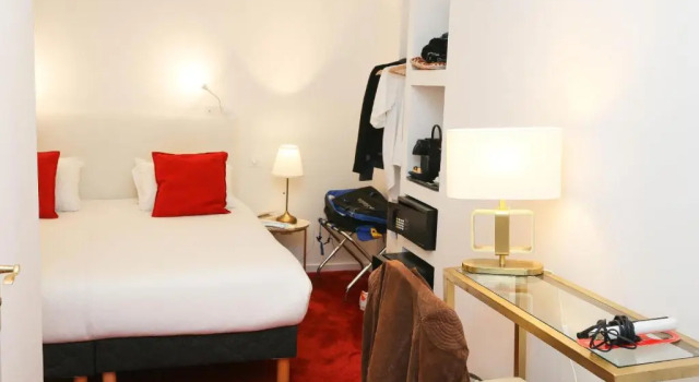 Двухместный номер Comfort Hôtel Churchill Bordeaux Centre