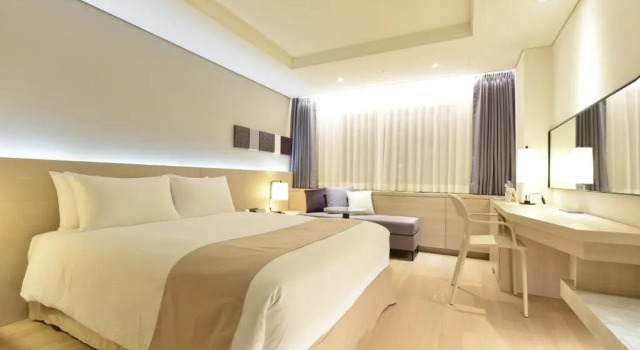 Standardowy dwuosobowy pokój Pacific Hotel