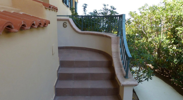 Apartment in Tropea With Sea Views & Pool, Varaa Huoneisto Tropea Calabria