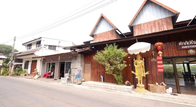Riverside View Guesthouse