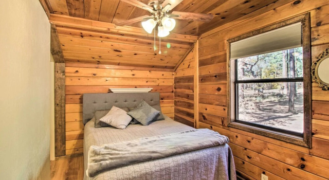 Deck & Grill: Pet-friendly Lakeside Cabin, Boek Vakantiehuis Lakeside Arizona