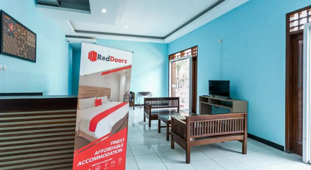 RedDoorz near Puro Mangkunegaran