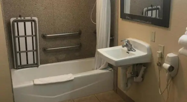 Четырёхместный номер Deluxe Hotel Seville - Ontario Airport/Chino