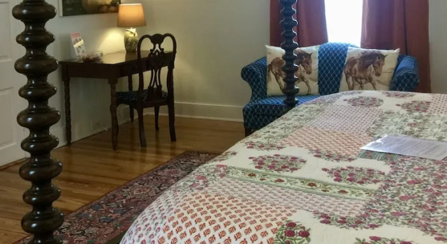 Номер Premium Charred Oaks Inn
