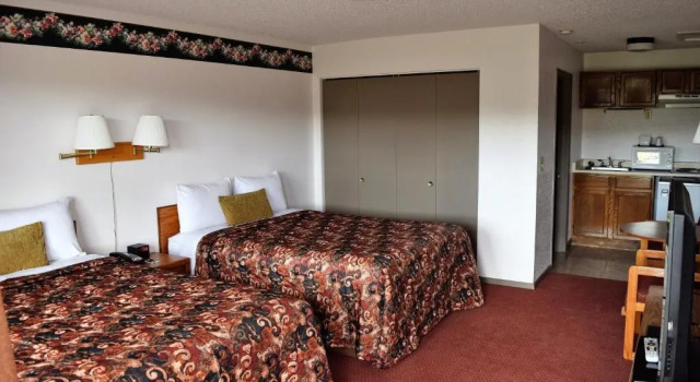 Четырёхместный номер Standard Littletree Inn