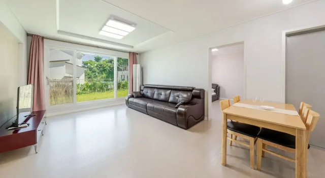 Gyeongju Sunflower Private Cottage, Забронировать Дом для отпуска Отели провинции Кёнсан-Пукто с парковкой, Парковка